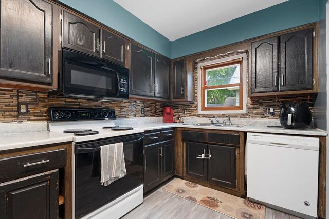 1418 W WASHINGTON STREET, Appleton, WI 54914