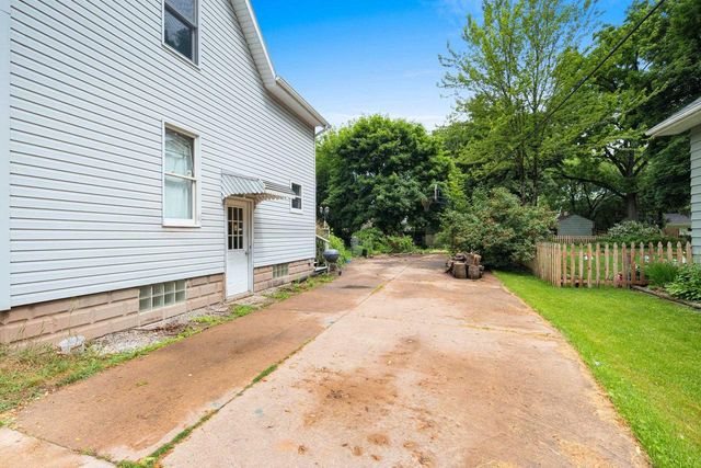 1418 W WASHINGTON STREET, Appleton, WI 54914