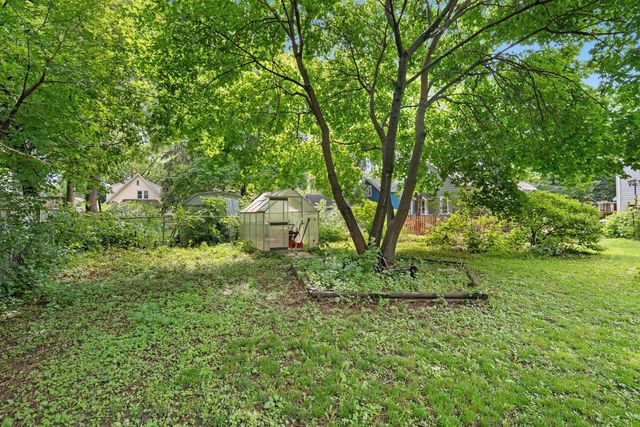 1418 W WASHINGTON STREET, Appleton, WI 54914