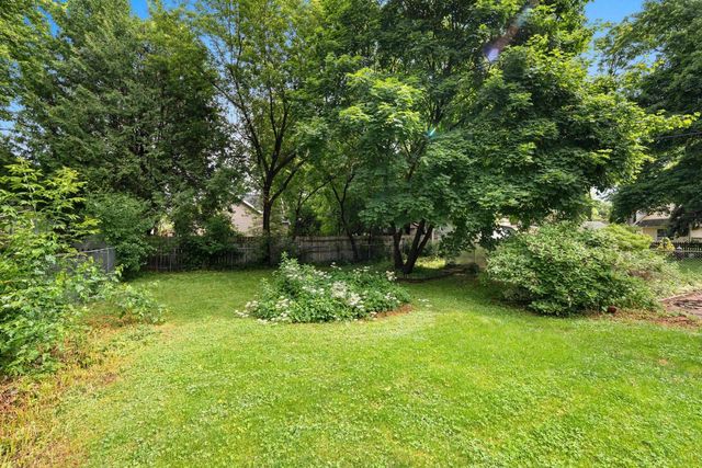 1418 W WASHINGTON STREET, Appleton, WI 54914