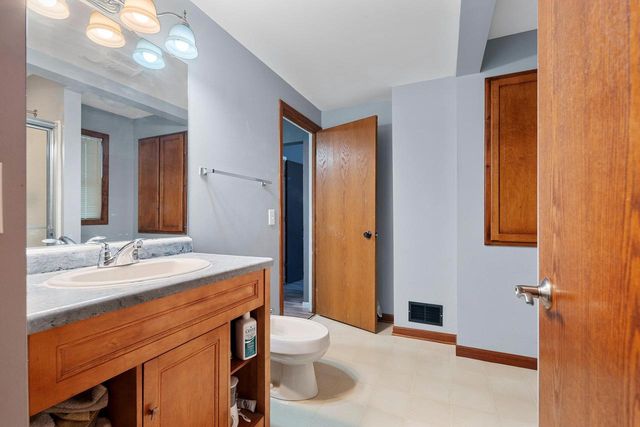 1418 W WASHINGTON STREET, Appleton, WI 54914