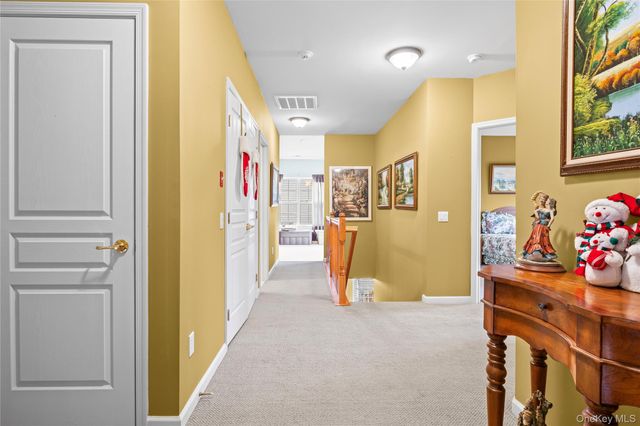 4 Avolet Court, Mount Sinai, NY 11766