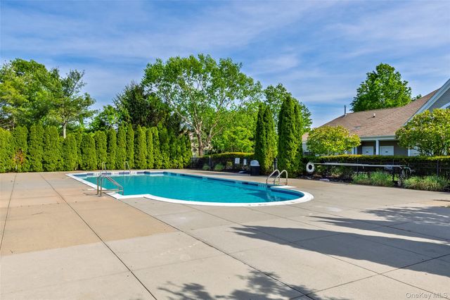 4 Avolet Court, Mount Sinai, NY 11766