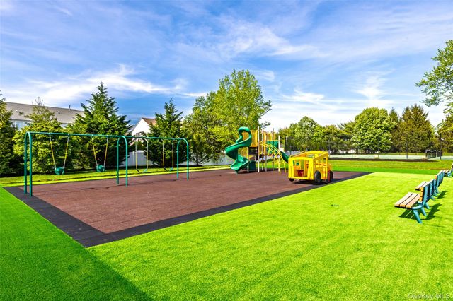 4 Avolet Court, Mount Sinai, NY 11766