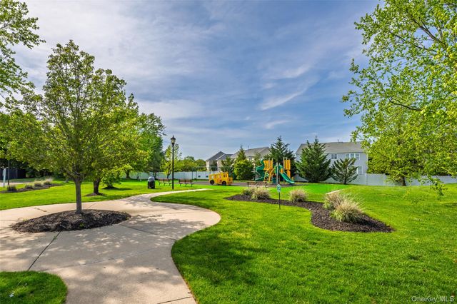 4 Avolet Court, Mount Sinai, NY 11766