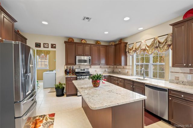 4 Avolet Court, Mount Sinai, NY 11766