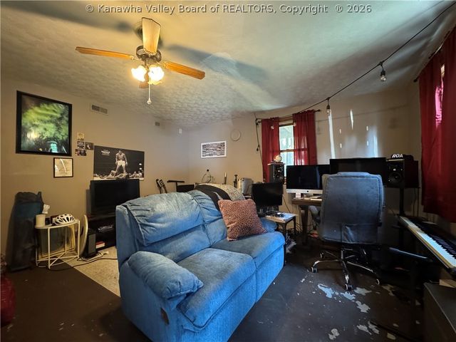 776 Mile Fork Road, Charleston, WV 25312