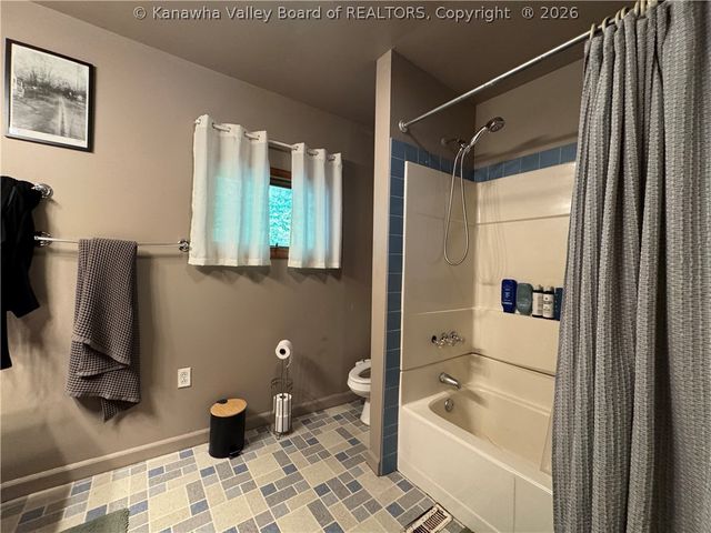 776 Mile Fork Road, Charleston, WV 25312