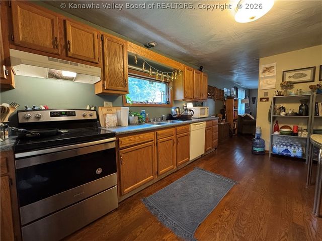 776 Mile Fork Road, Charleston, WV 25312