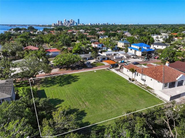 300 RAFAEL BOULEVARD NE, St Petersburg, FL 33704