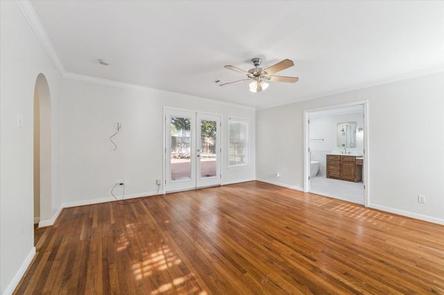 1063 W 43rd Street, Houston, TX 77018