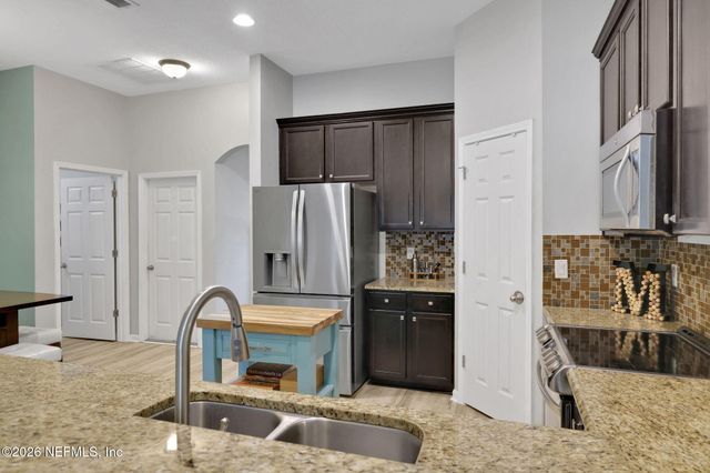 1207 CAMP RIDGE Lane, Middleburg, FL 32068