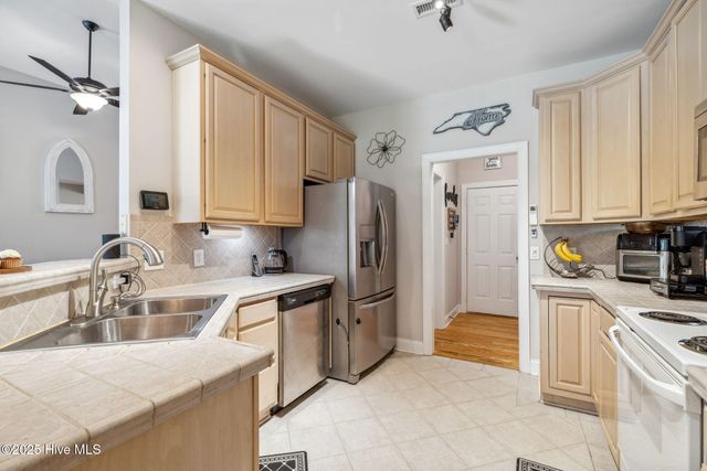 820 Jackeys Creek Lane, Leland, NC 28451