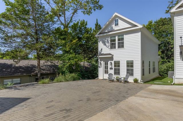 251 S Church Avenue, Fayetteville, AR 72701