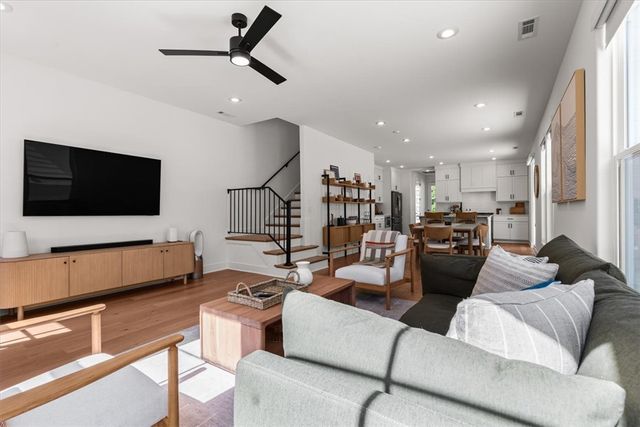 251 S Church Avenue, Fayetteville, AR 72701