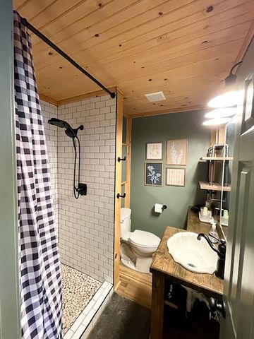 89 B E Valley Drive, Hardy, AR 72542