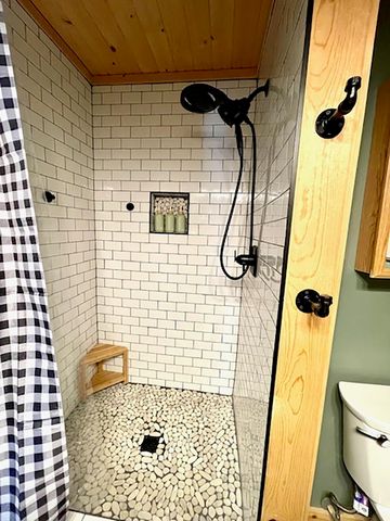 89 B E Valley Drive, Hardy, AR 72542