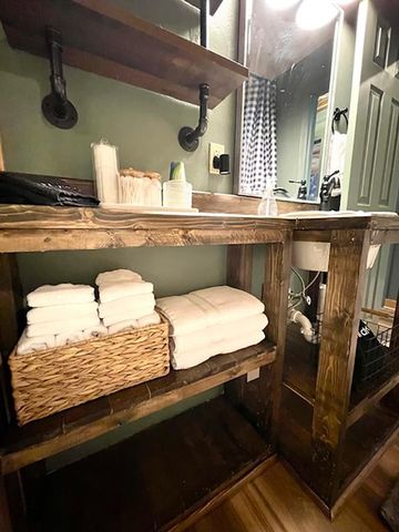 89 B E Valley Drive, Hardy, AR 72542