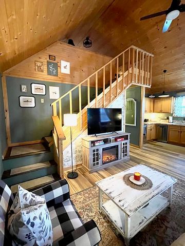 89 B E Valley Drive, Hardy, AR 72542