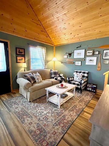 89 B E Valley Drive, Hardy, AR 72542