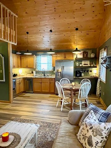 89 B E Valley Drive, Hardy, AR 72542