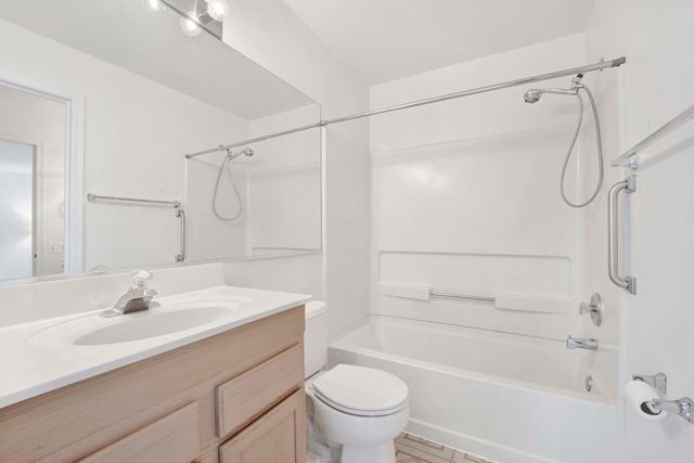 51 Arboretum Drive, Lombard, IL 60148