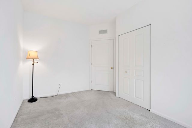 51 Arboretum Drive, Lombard, IL 60148