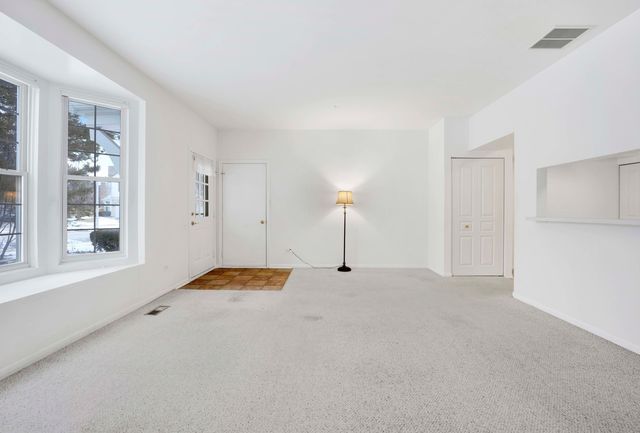 51 Arboretum Drive, Lombard, IL 60148