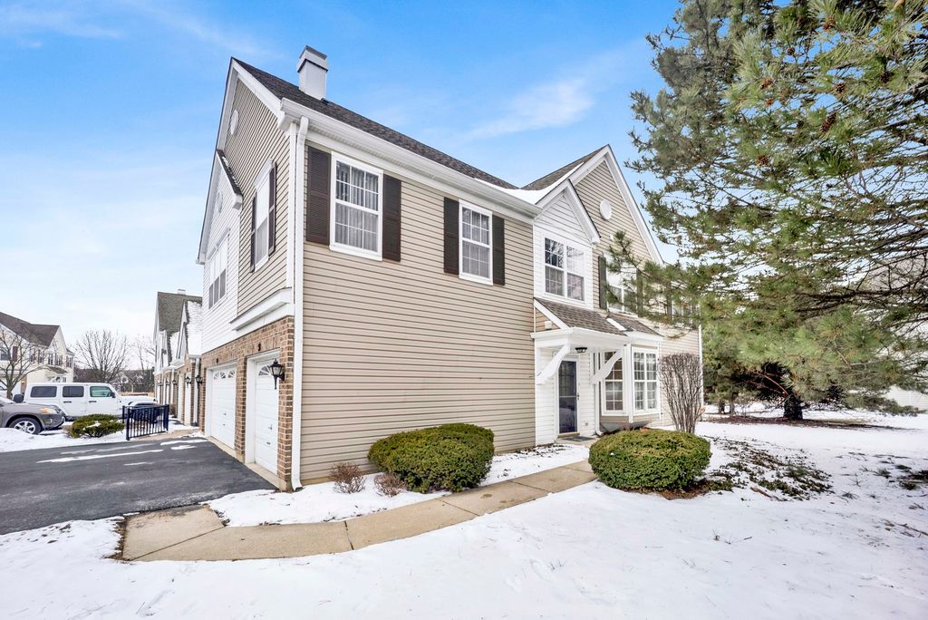 51 Arboretum Drive, Lombard, IL 60148