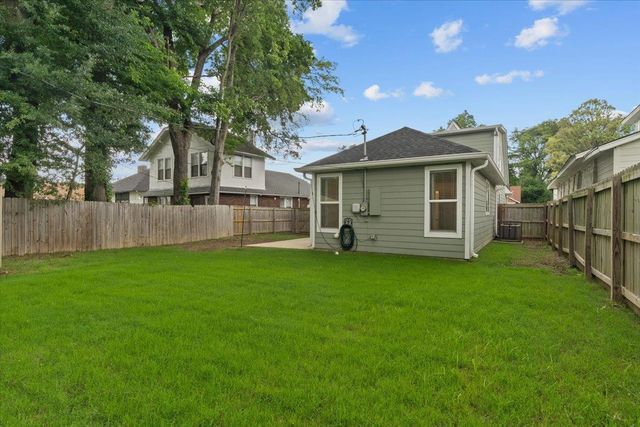 991 FORREST AVE, Memphis, TN 38105