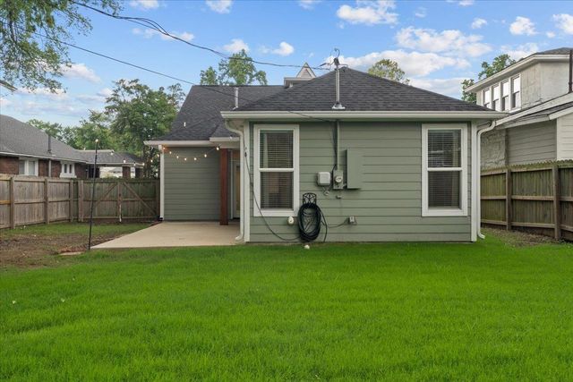 991 FORREST AVE, Memphis, TN 38105