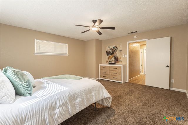 889 Nola Ruth Boulevard, Harker Heights, TX 76548