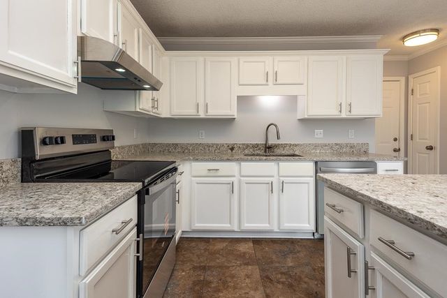 10039 WOODLAND BIRCH DR, Lakeland, TN 38002