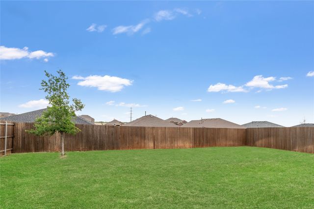 196 Tanager Drive, Rhome, TX 76078