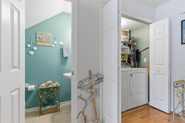 8124 Shadow Oak Drive, North Charleston, SC 29406