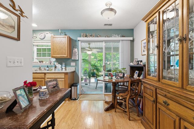 8124 Shadow Oak Drive, North Charleston, SC 29406