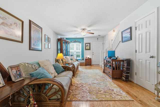 8124 Shadow Oak Drive, North Charleston, SC 29406