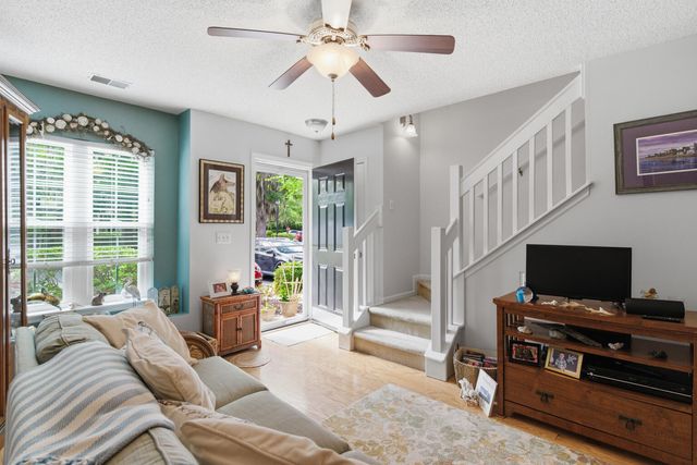 8124 Shadow Oak Drive, North Charleston, SC 29406