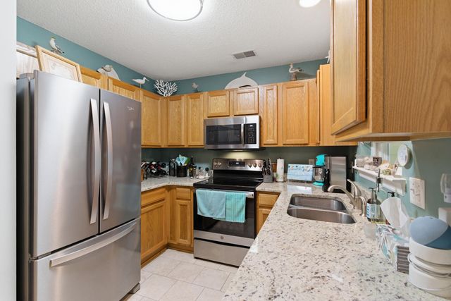 8124 Shadow Oak Drive, North Charleston, SC 29406