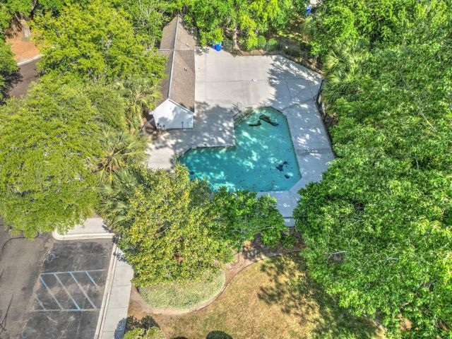 8124 Shadow Oak Drive, North Charleston, SC 29406