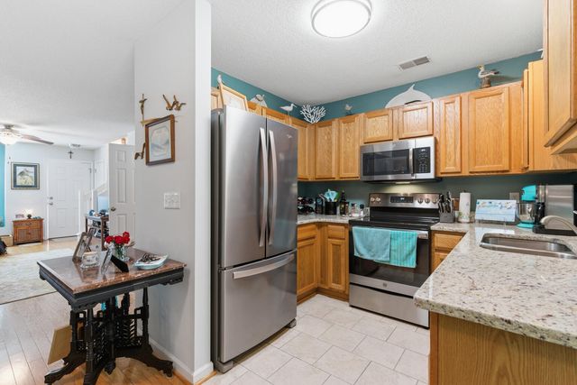 8124 Shadow Oak Drive, North Charleston, SC 29406