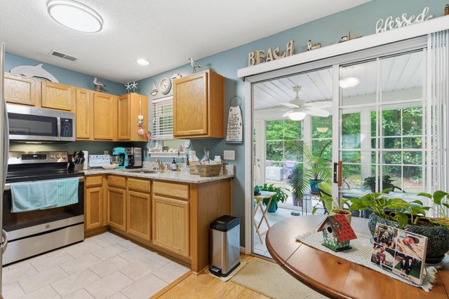 8124 Shadow Oak Drive, North Charleston, SC 29406