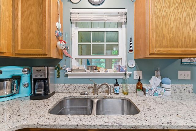 8124 Shadow Oak Drive, North Charleston, SC 29406