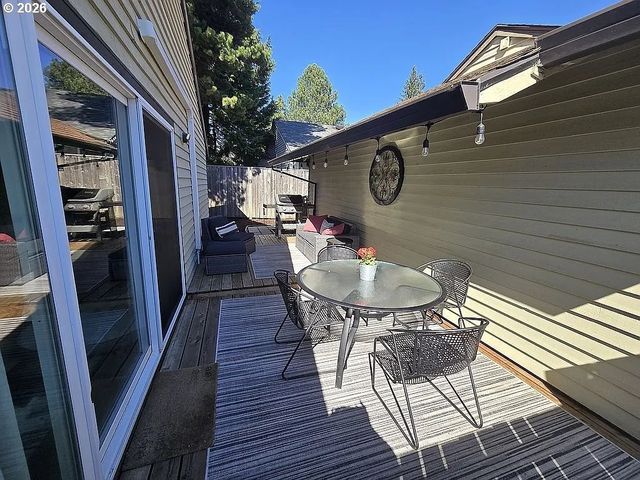 15787 Sw VILLAGE Cir, Beaverton, OR 97007