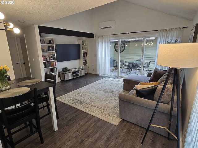 15787 Sw VILLAGE Cir, Beaverton, OR 97007