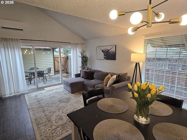 15787 Sw VILLAGE Cir, Beaverton, OR 97007