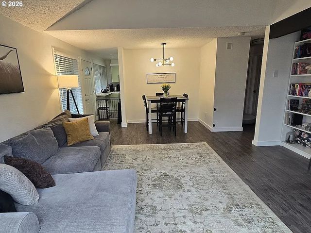 15787 Sw VILLAGE Cir, Beaverton, OR 97007