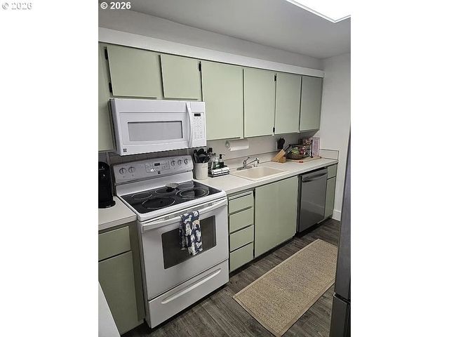 15787 Sw VILLAGE Cir, Beaverton, OR 97007