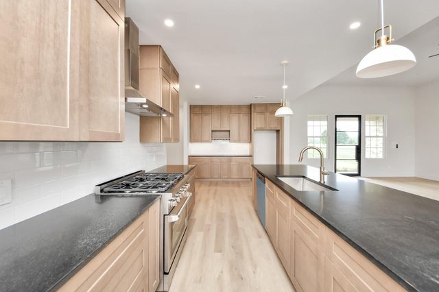 5024 Sophie Slansky Way, Sealy, TX 77474