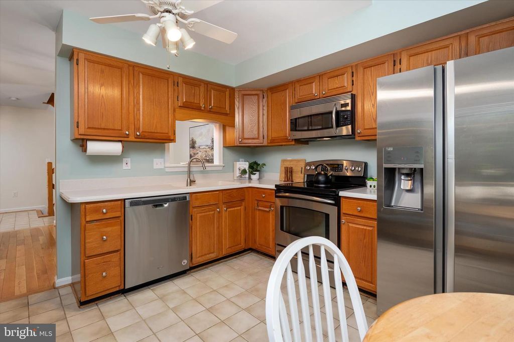 Image 10 of property listing at 147 SPRING PLACE WAY, Annapolis, MD 21401